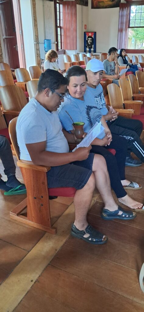 Registros da oficina do PDA do Contestado com o Plantear e a comunidade discutindo pontos chave do planejamento